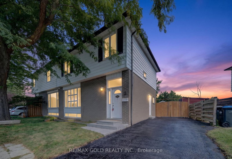 8 Earnscliffe Gate