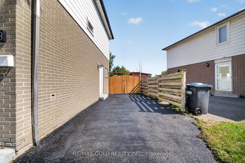 8 Earnscliffe Gate