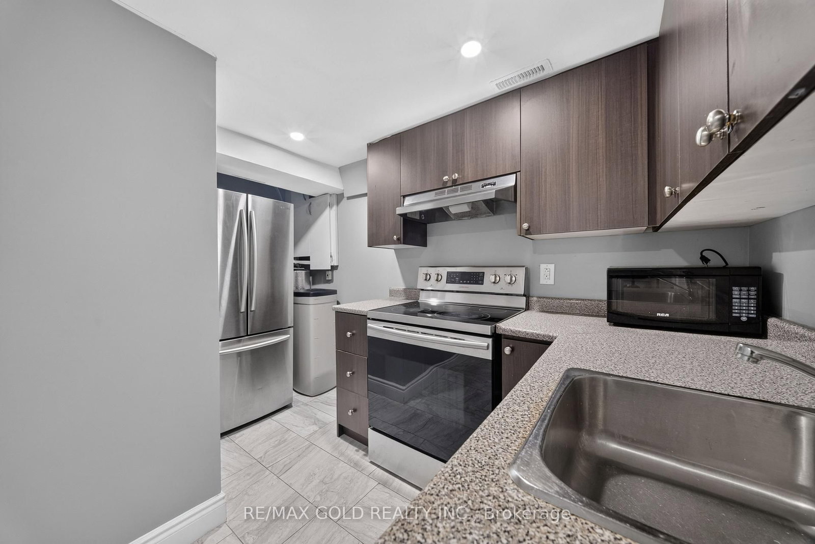 8 Earnscliffe Gate • Brampton, ON photo 39