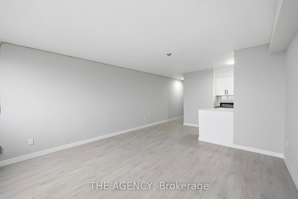 2808B - 2360 Dundas Street W