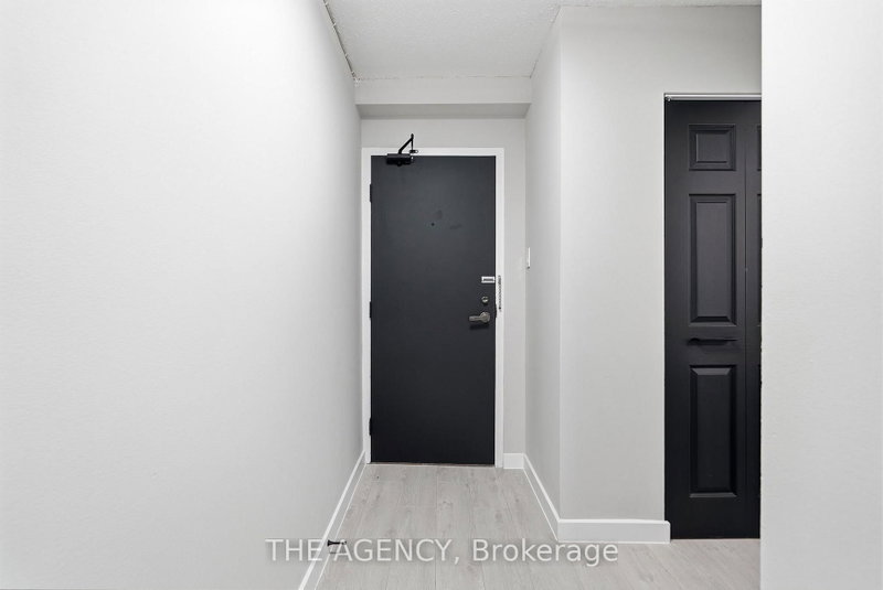 2808B - 2360 Dundas Street W