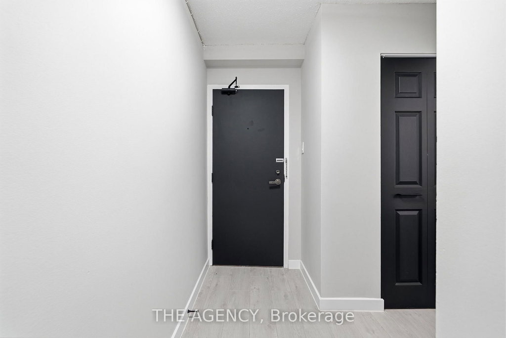2808B - 2360 Dundas Street W 2