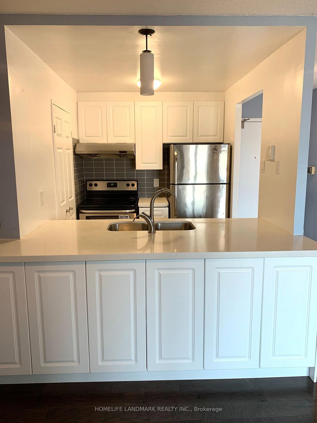 2001 - 265 Enfield Place 4