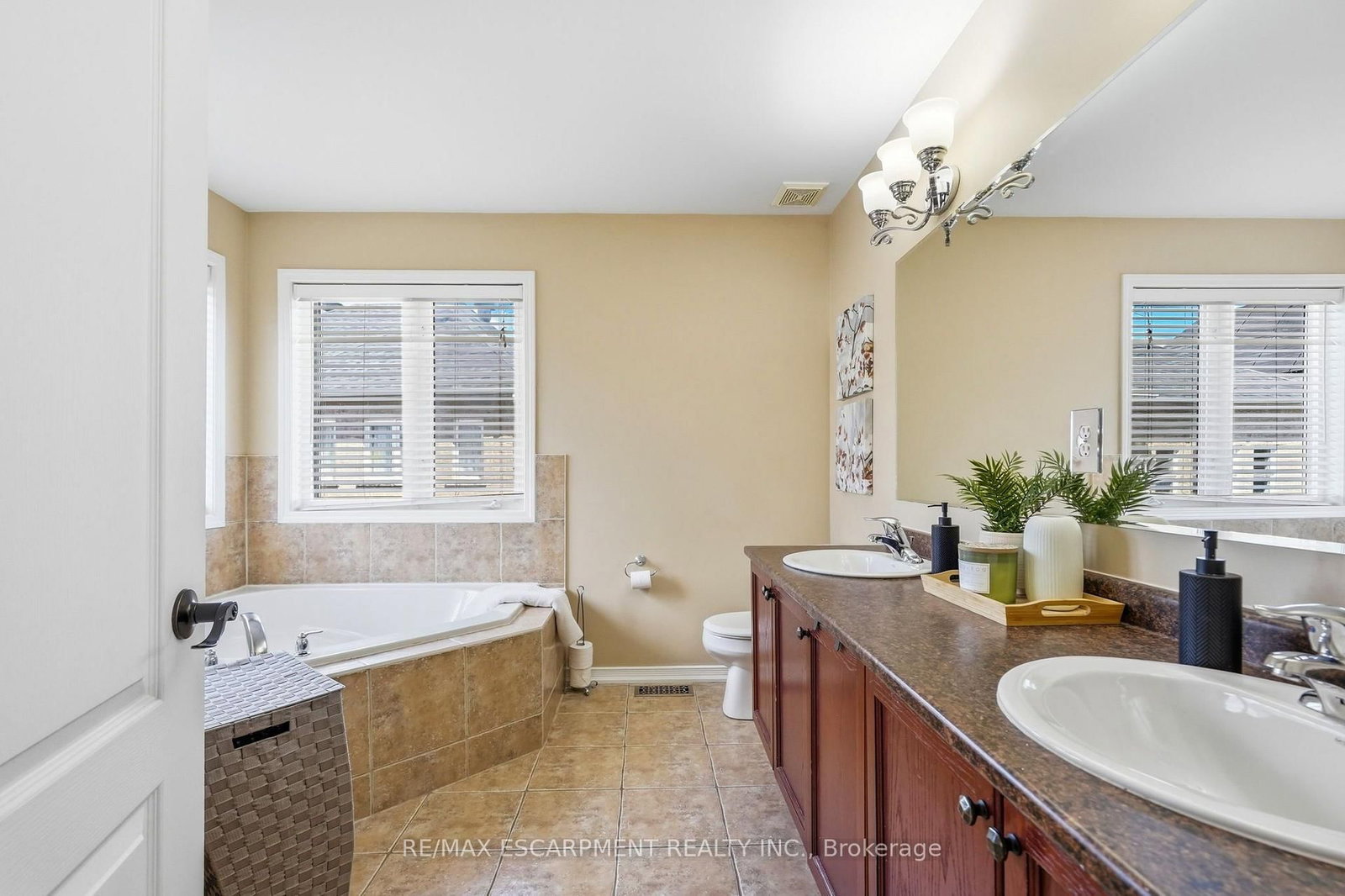 4691 Huffman Road • Burlington, ON photo 25