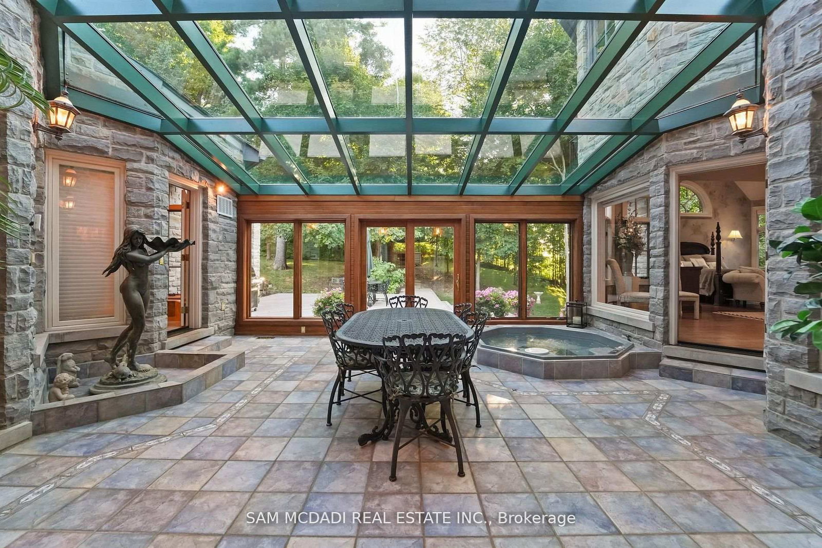 10140 Pineview Trail • Milton, ON photo 13