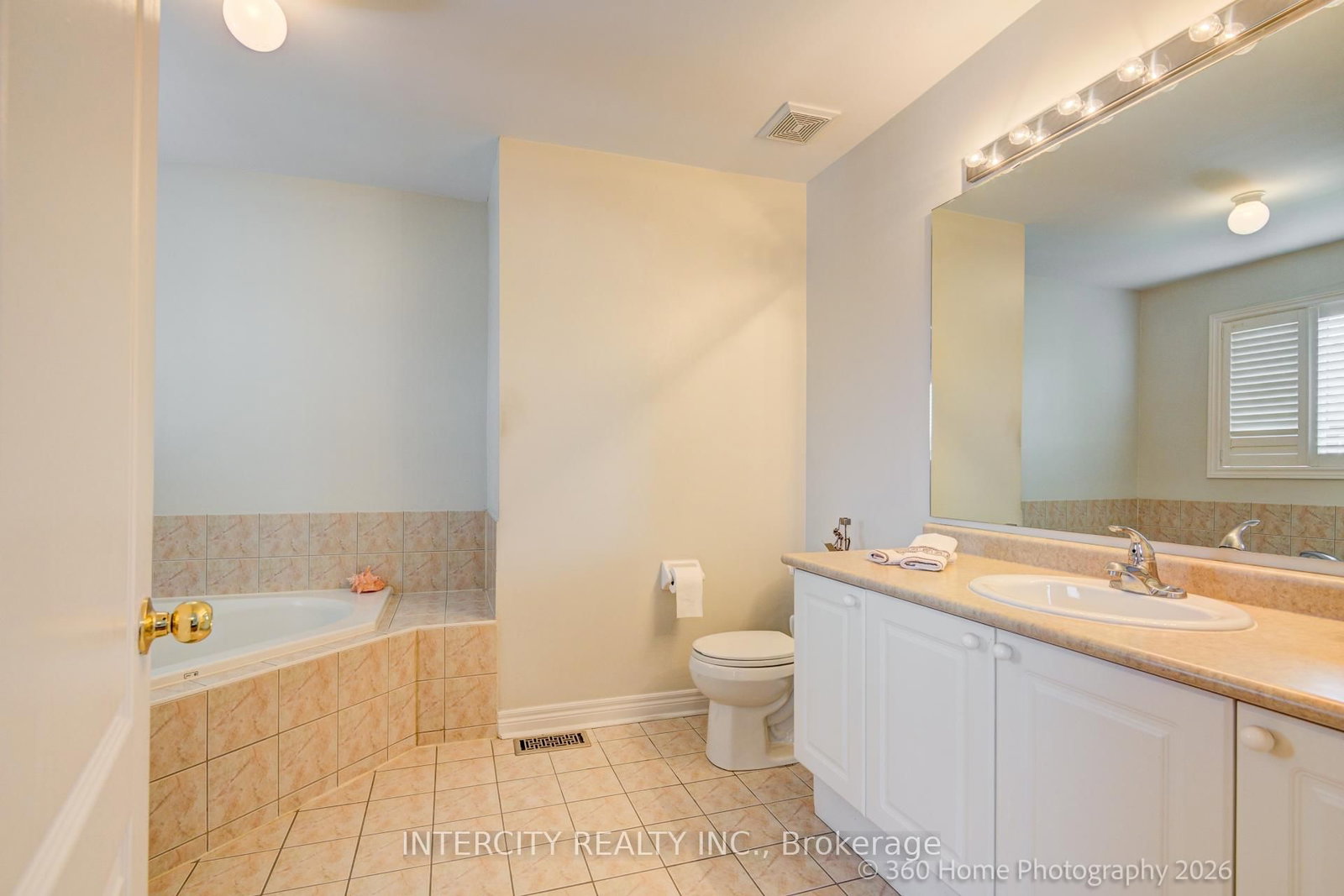 27 Modesto Crescent • Brampton, ON photo 15