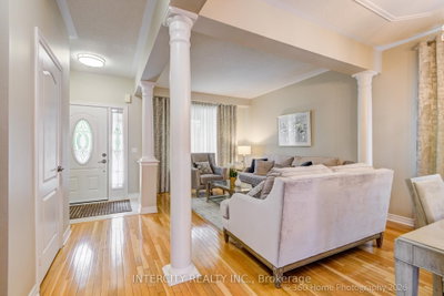 27 Modesto Crescent • Brampton, ON photo 3
