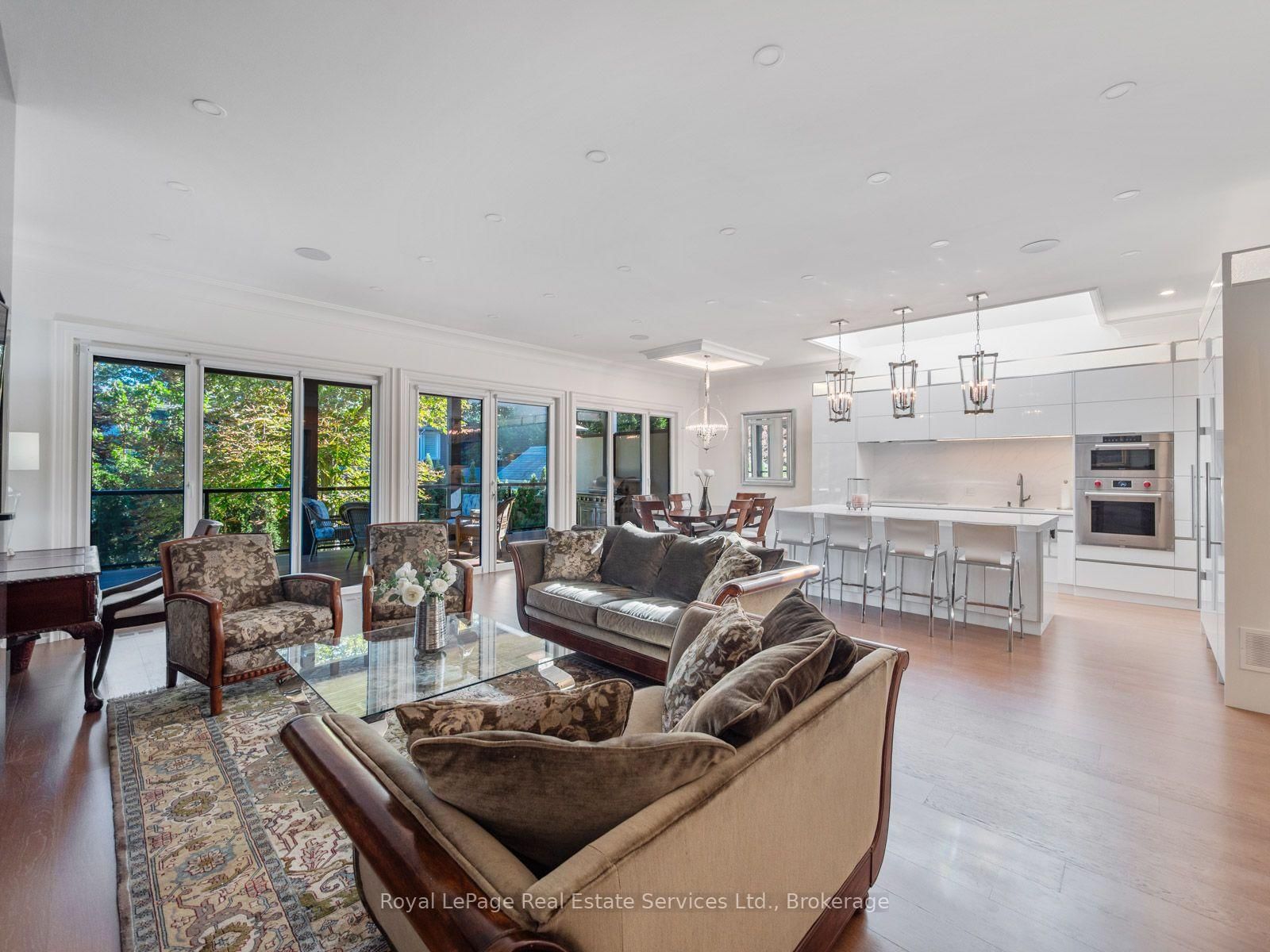 36 Anderson Street • Oakville, ON photo 4