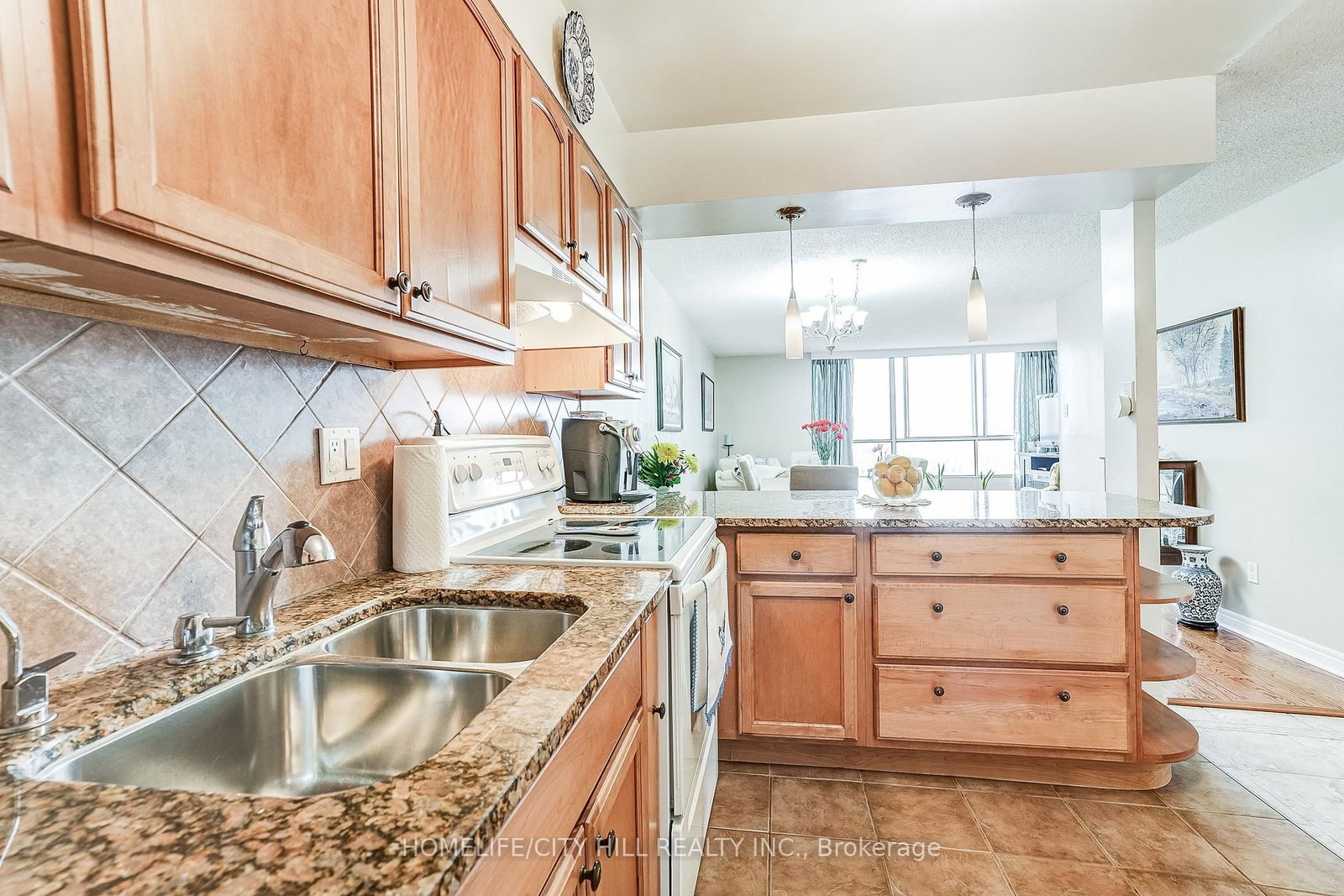 10 Martha Eaton Way • #1508 • Toronto, ON photo 10
