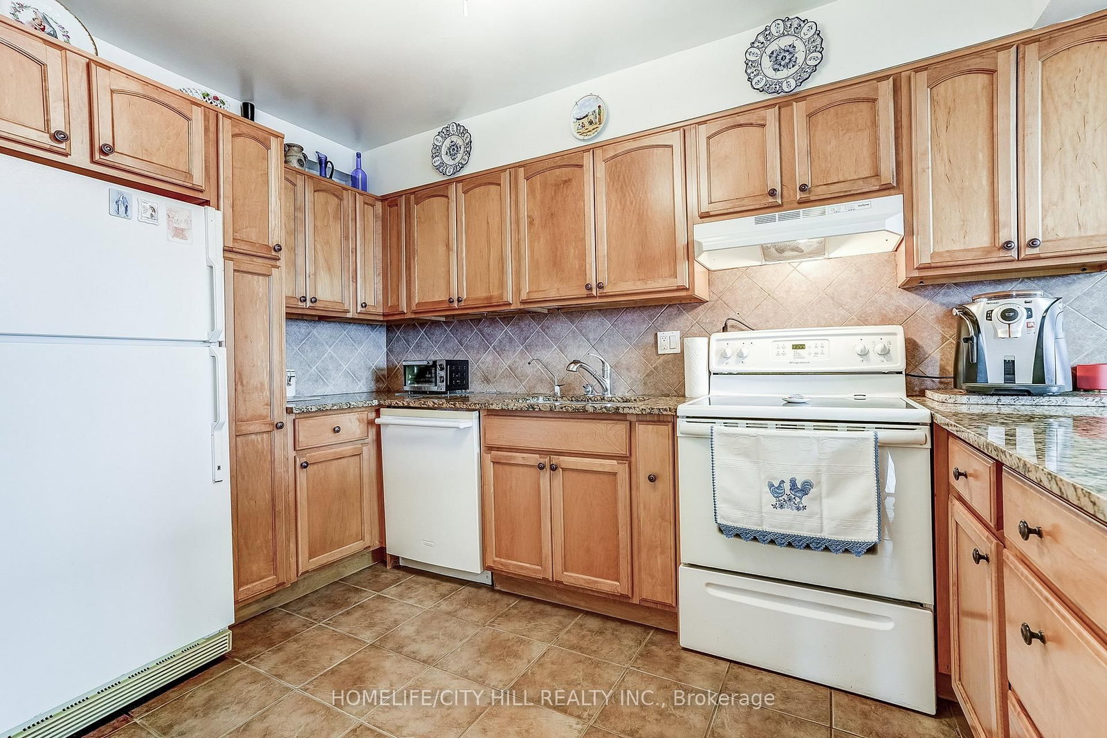 10 Martha Eaton Way • #1508 • Toronto, ON photo 11