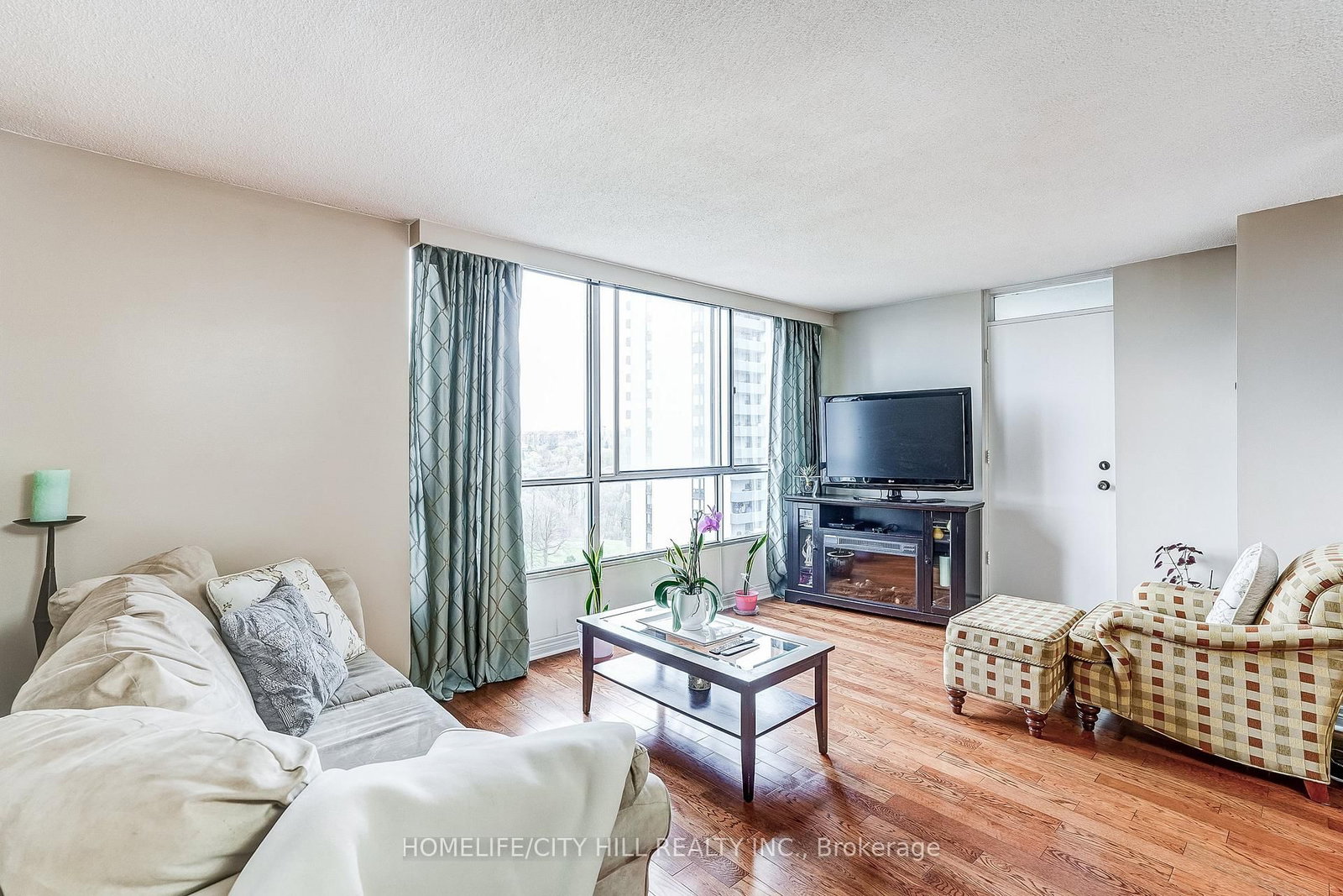 10 Martha Eaton Way • #1508 • Toronto, ON photo 15