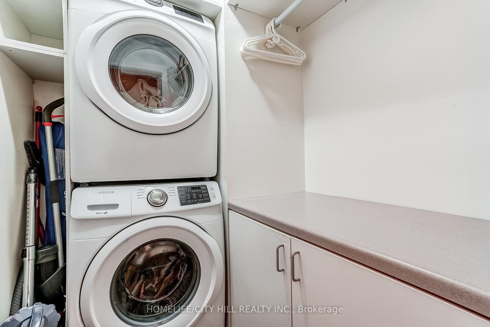10 Martha Eaton Way • #1508 • Toronto, ON photo 20
