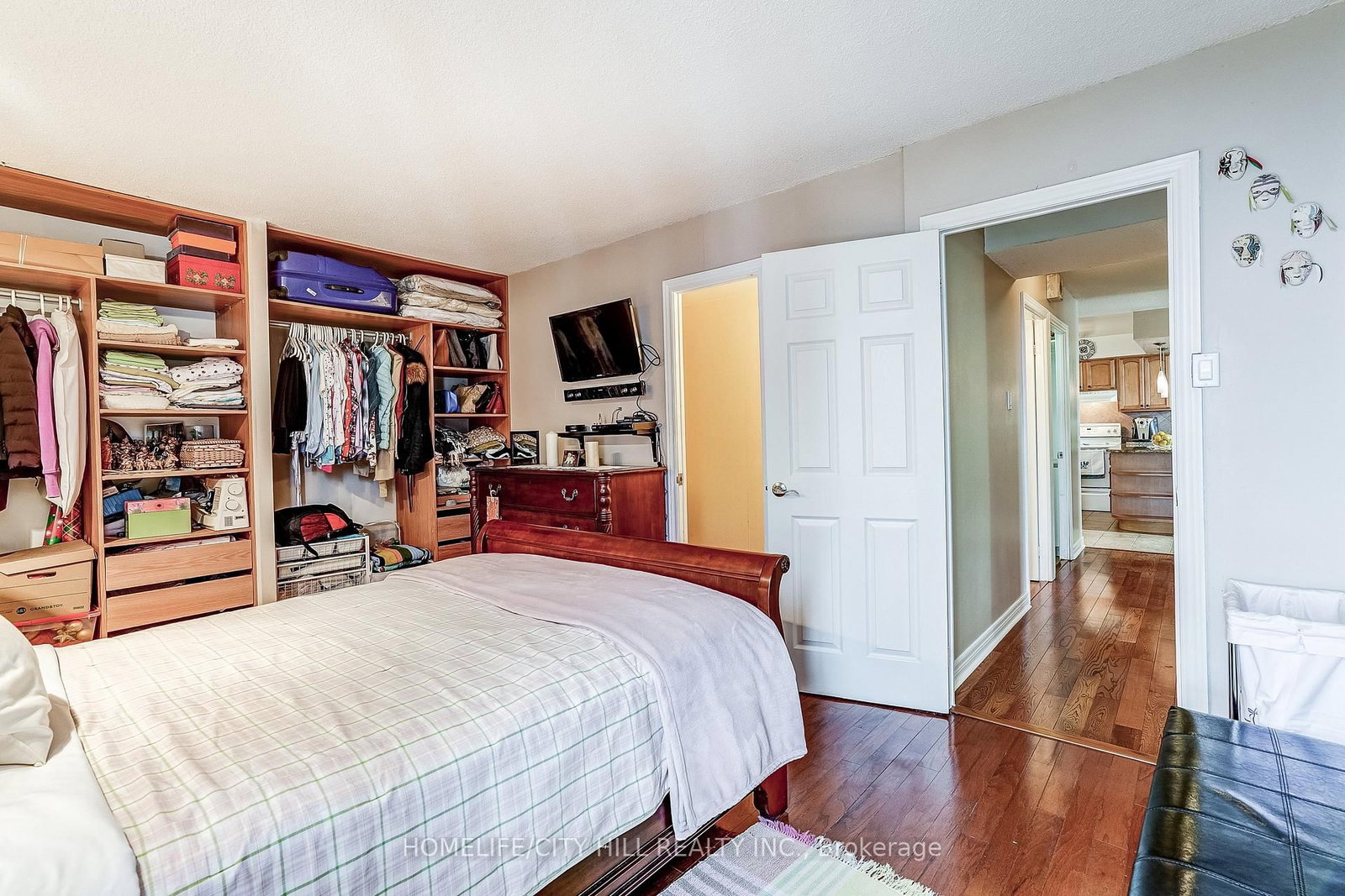 10 Martha Eaton Way • #1508 • Toronto, ON photo 24