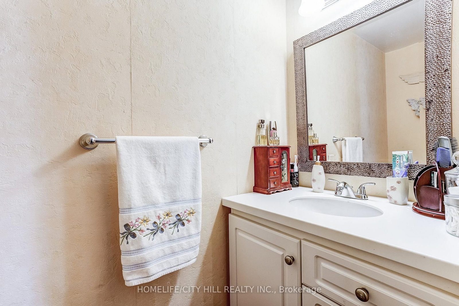10 Martha Eaton Way • #1508 • Toronto, ON photo 26