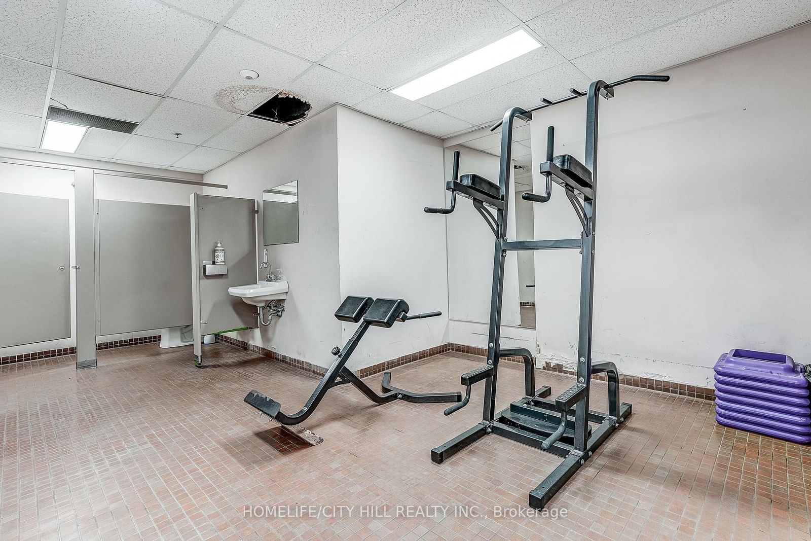 10 Martha Eaton Way • #1508 • Toronto, ON photo 32