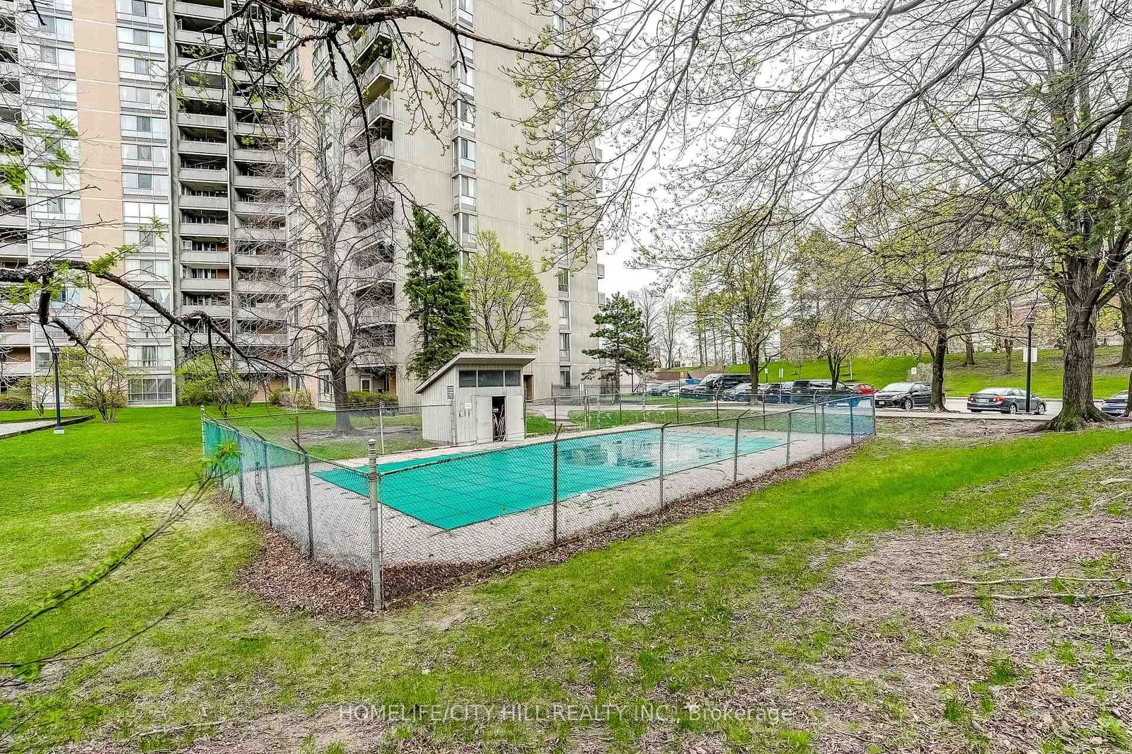 10 Martha Eaton Way • #1508 • Toronto, ON photo 38