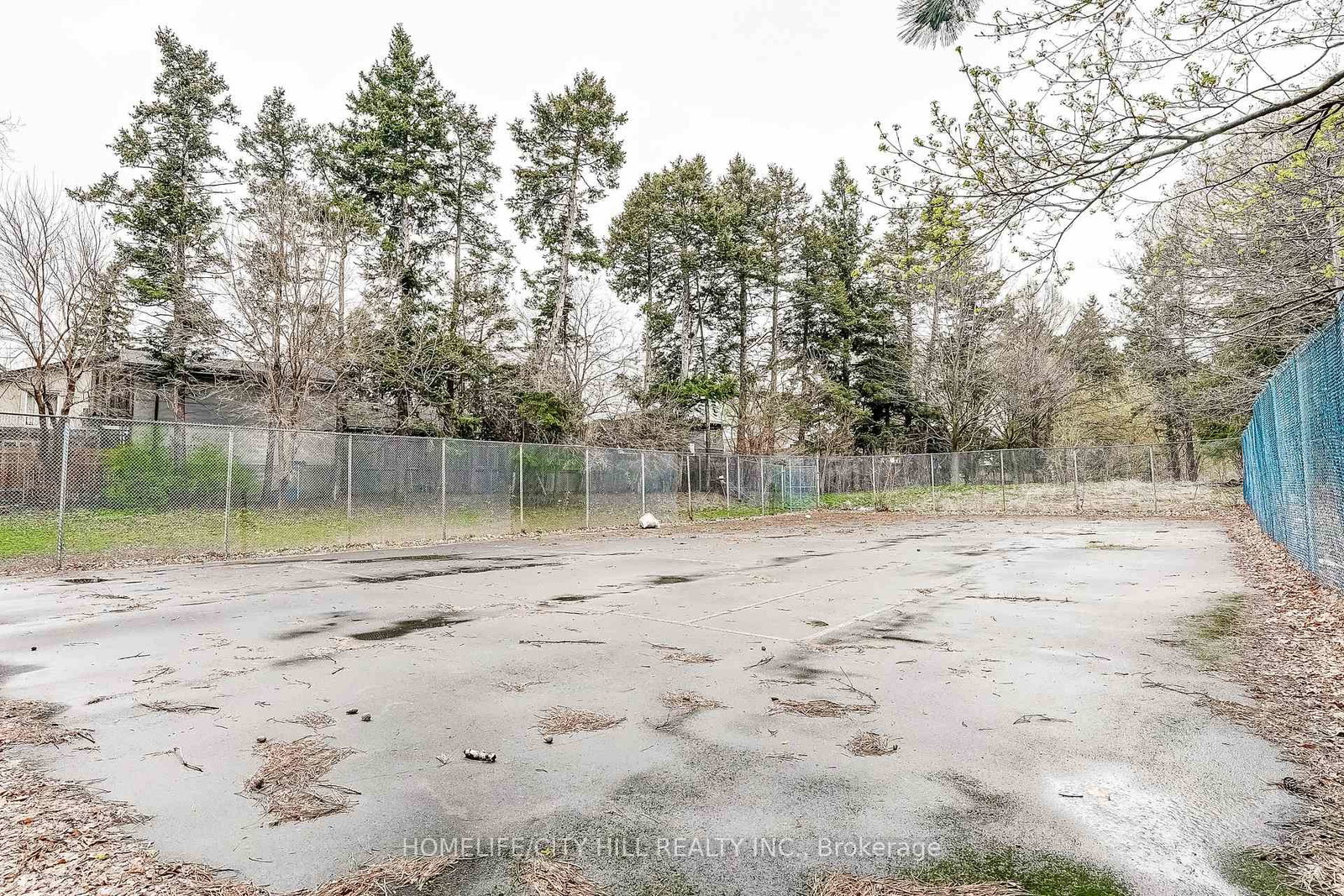 10 Martha Eaton Way • #1508 • Toronto, ON photo 39