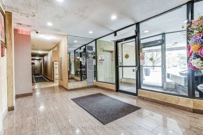 10 Martha Eaton Way • #1508 • Toronto, ON photo 4