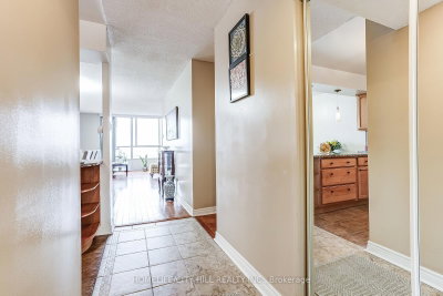 10 Martha Eaton Way • #1508 • Toronto, ON photo 8