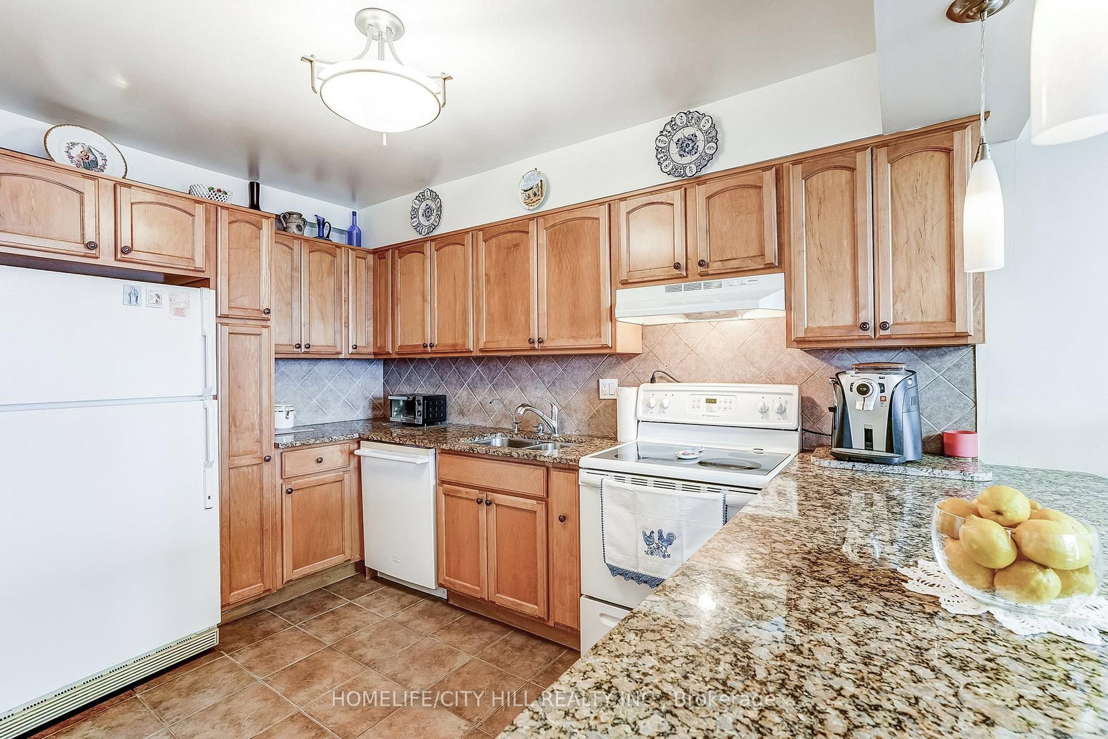 10 Martha Eaton Way • #1508 • Toronto, ON photo 9