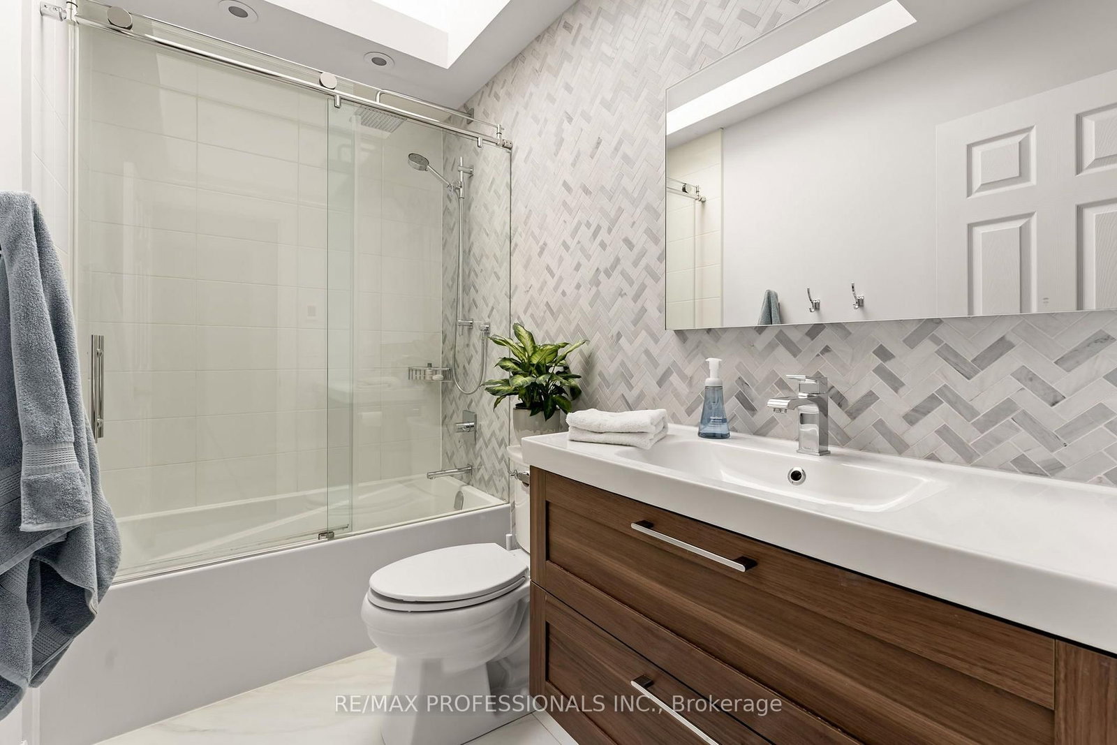 7 Bannon Avenue • Toronto, ON photo 29
