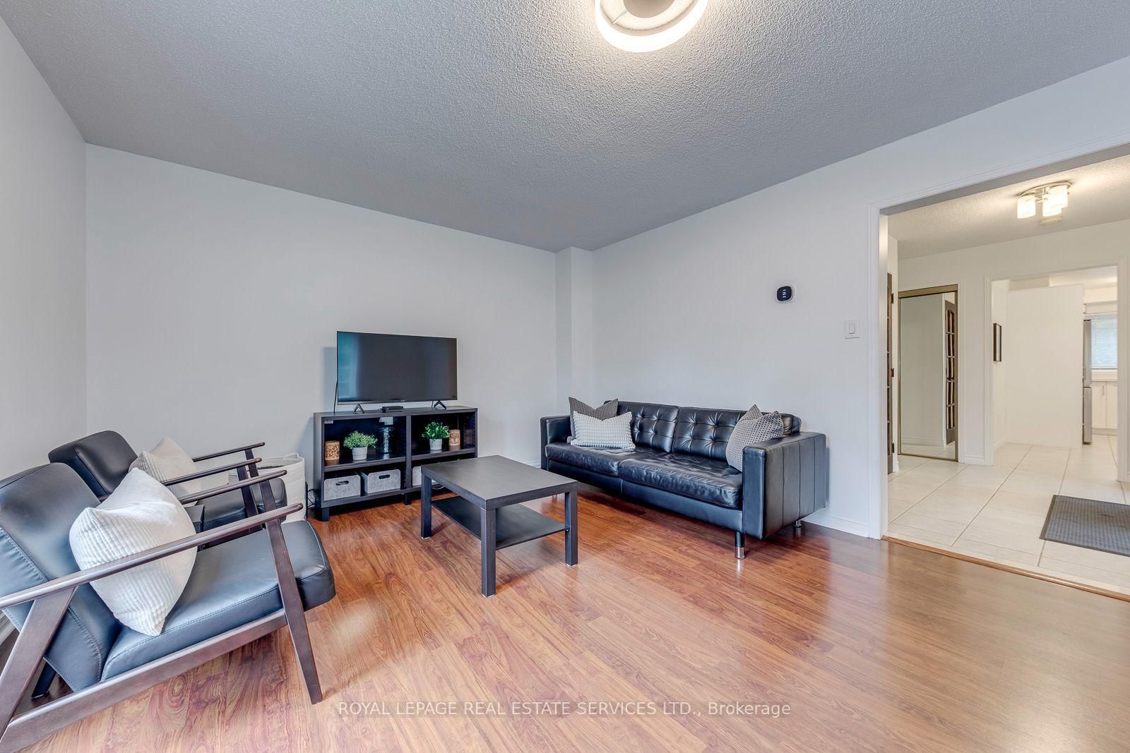 2455 New Wood Drive • Oakville, ON photo 10