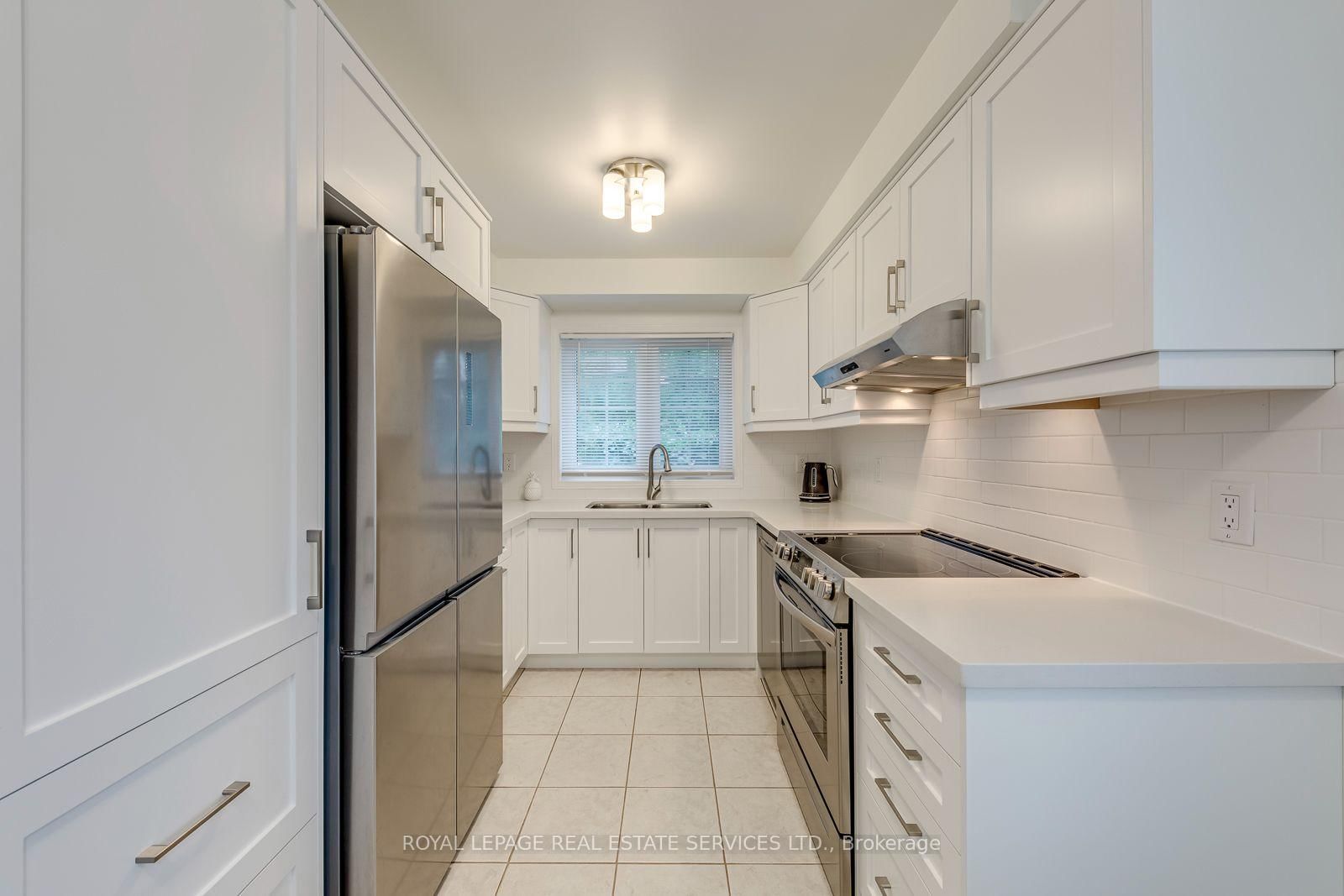 2455 New Wood Drive • Oakville, ON photo 18