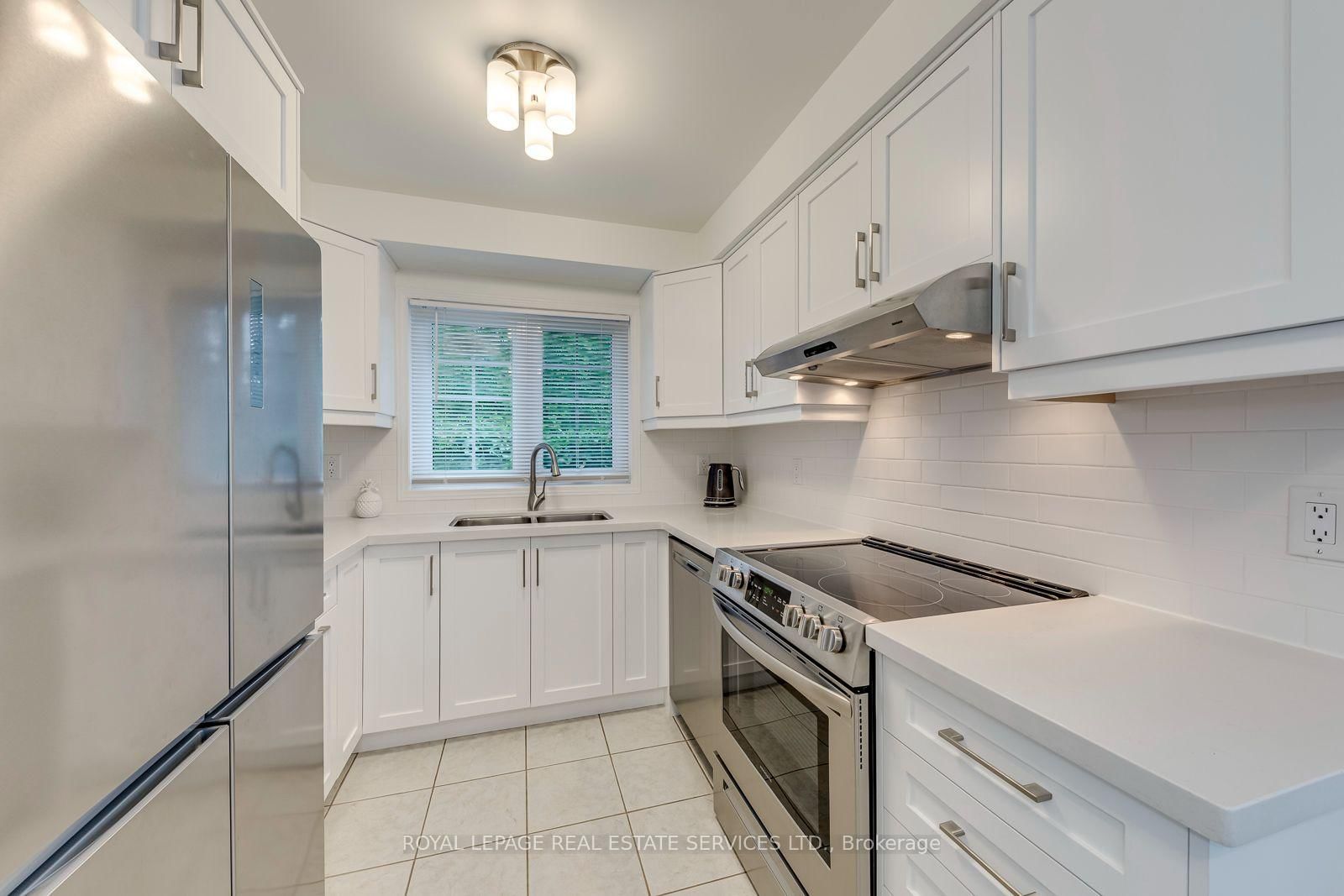 2455 New Wood Drive • Oakville, ON photo 19