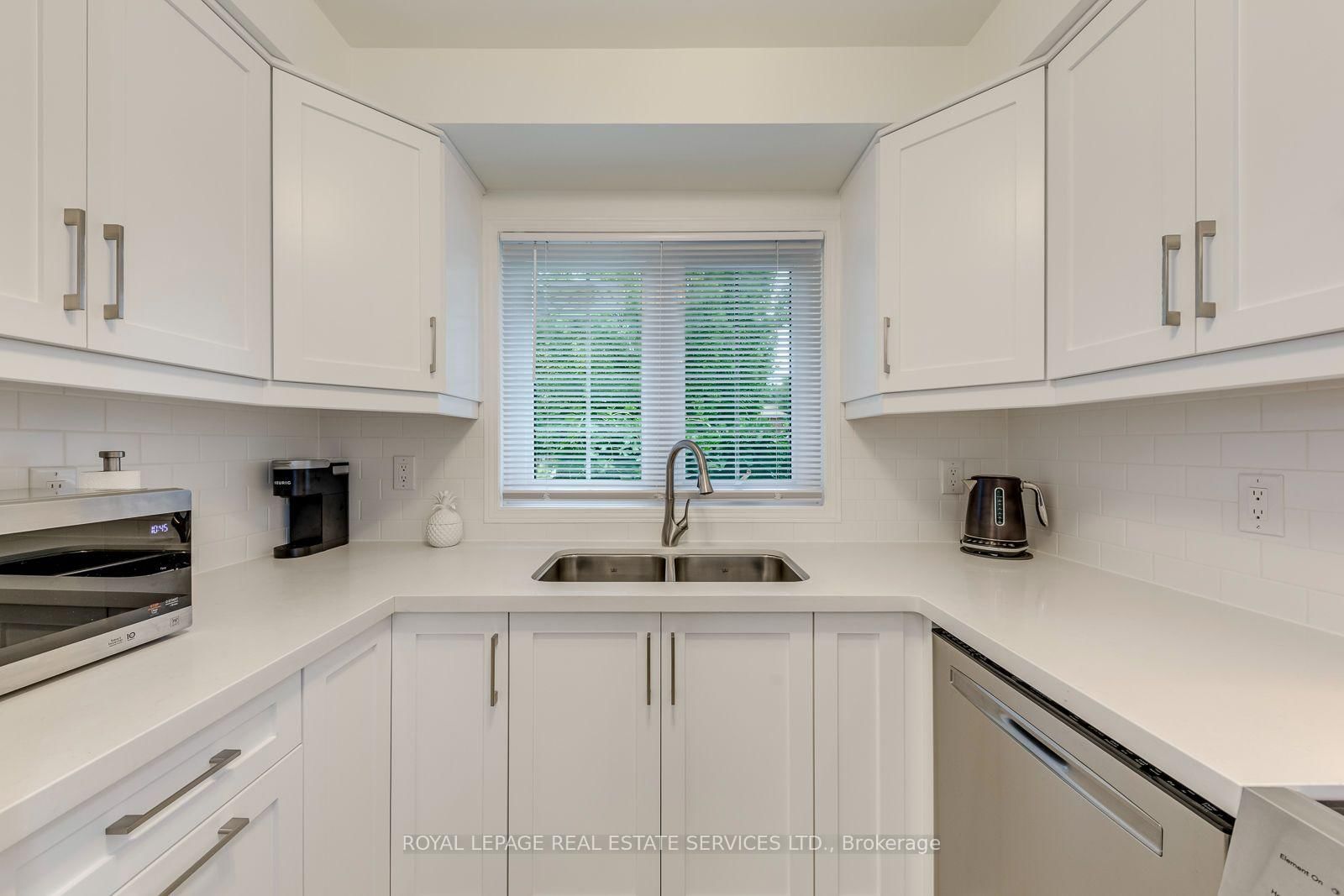 2455 New Wood Drive • Oakville, ON photo 20