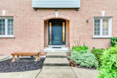 2455 New Wood Drive • Oakville, ON photo 4