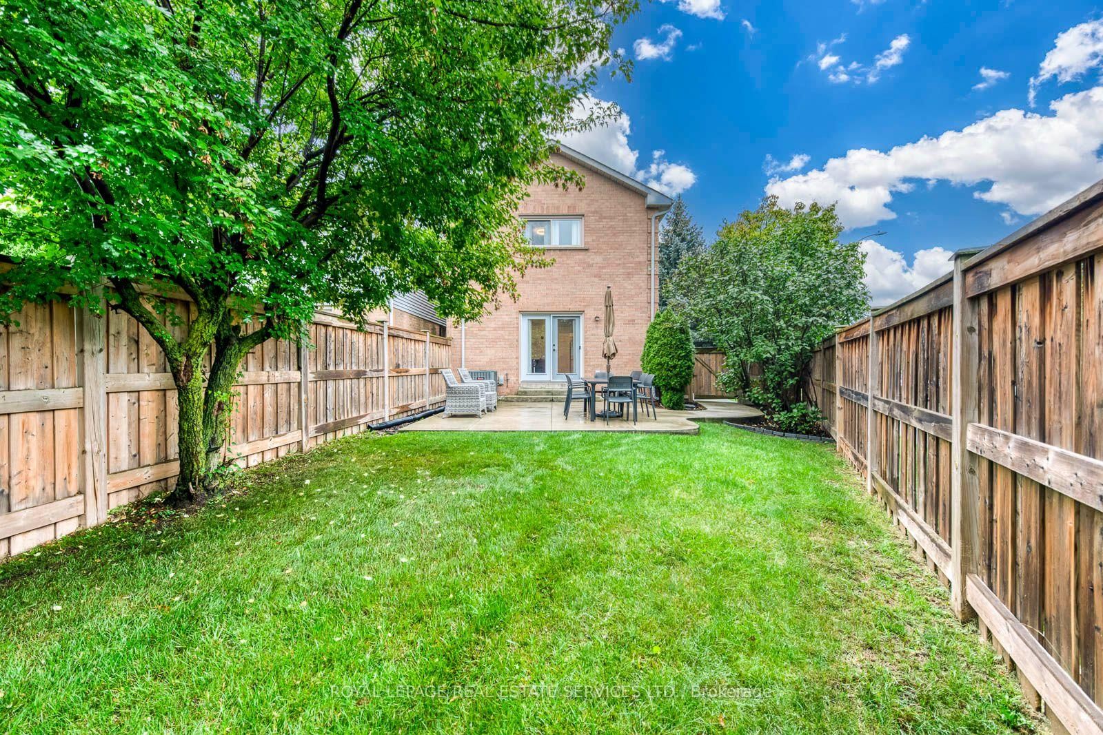 2455 New Wood Drive • Oakville, ON photo 46