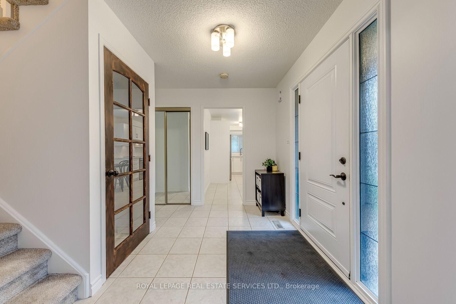 2455 New Wood Drive • Oakville, ON photo 6