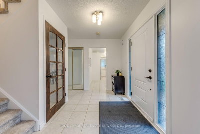 2455 New Wood Drive • Oakville, ON photo 6