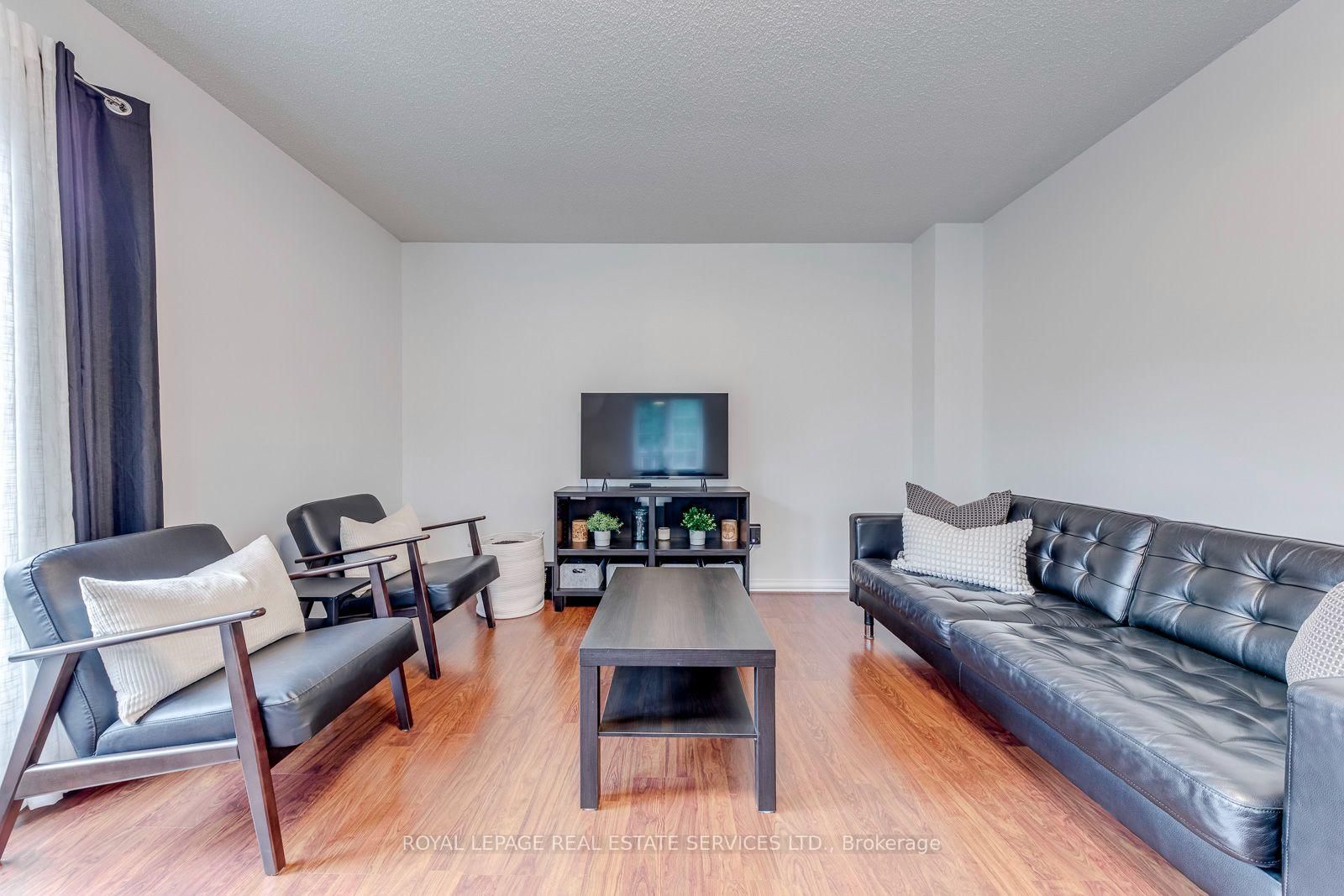 2455 New Wood Drive • Oakville, ON photo 9