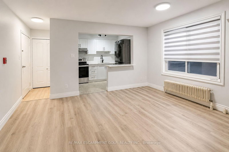 2 - 2403 Lakeshore Boulevard W