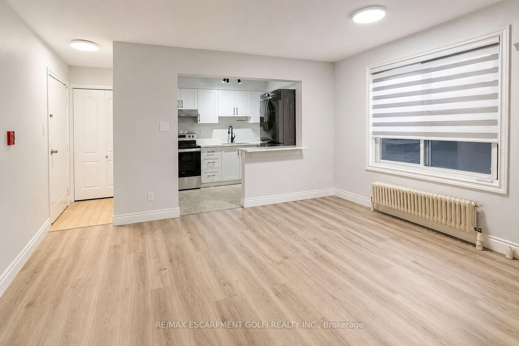2 - 2403 Lakeshore Boulevard W