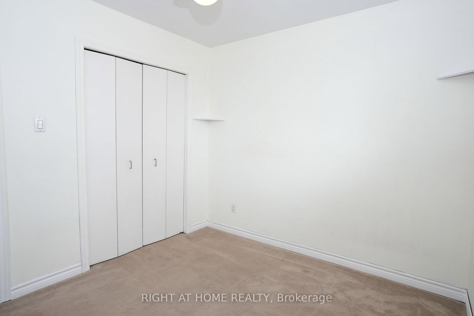 1266 Lakeview Drive • Oakville, ON photo 22