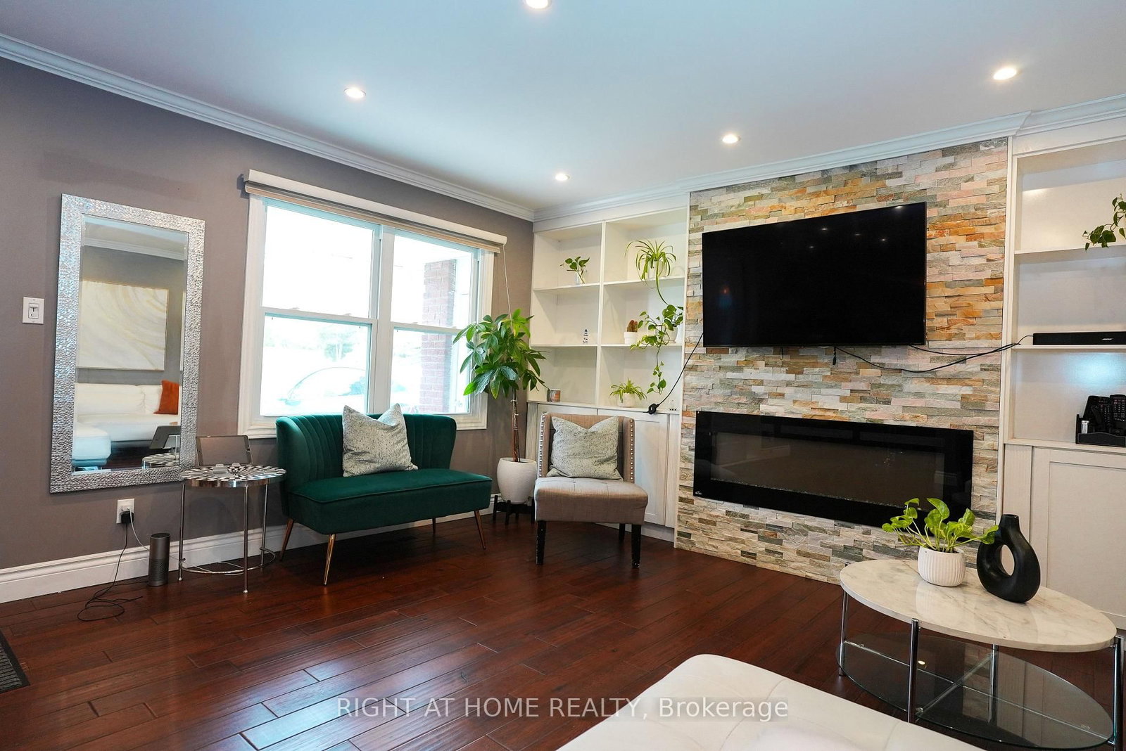 1266 Lakeview Drive • Oakville, ON photo 4
