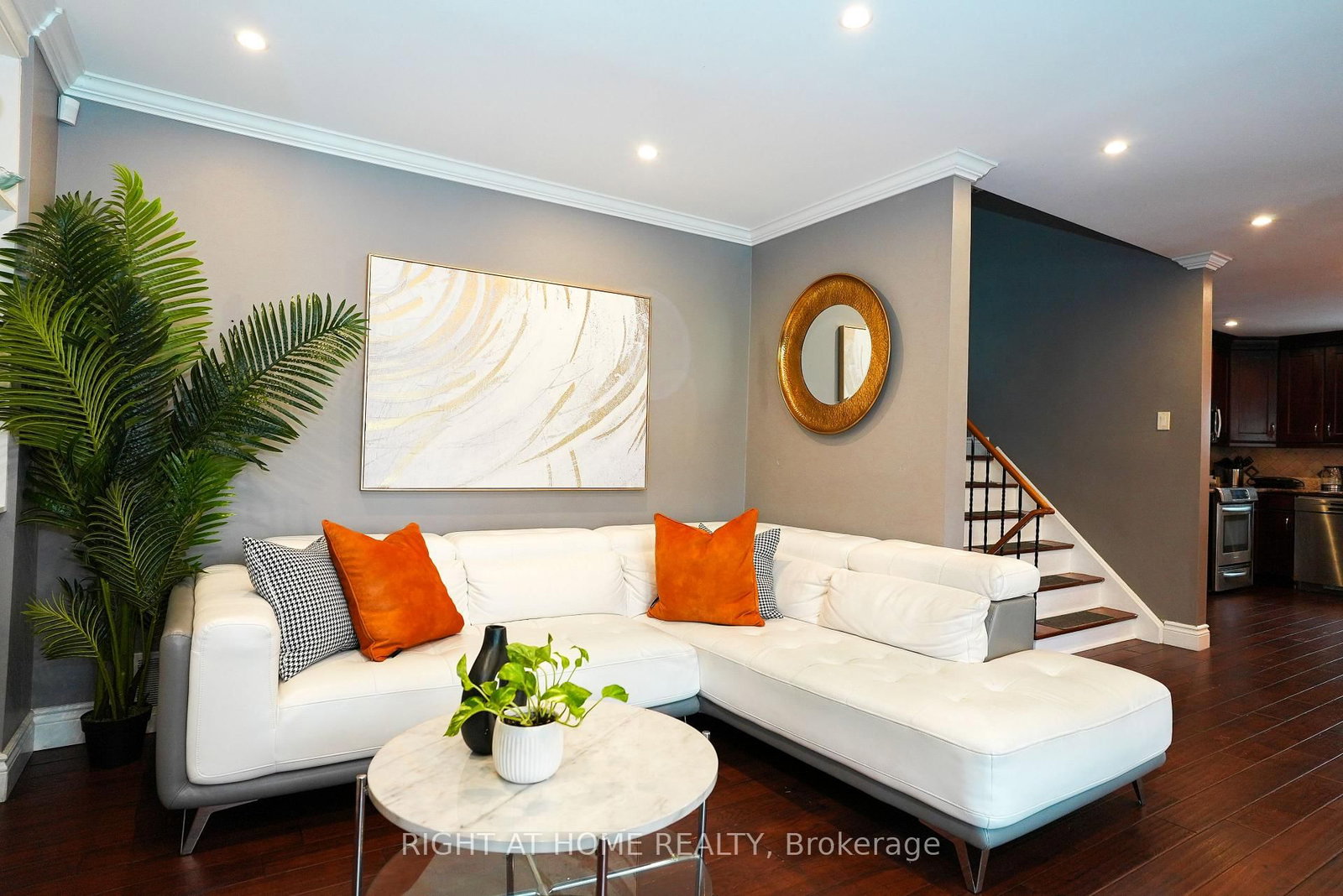 1266 Lakeview Drive • Oakville, ON photo 6