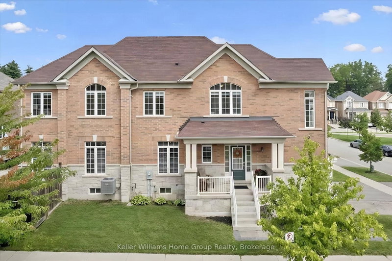 61 Ridgegate Crescent