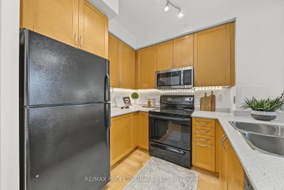 3939 Duke Of York Boulevard • #801 • Mississauga, ON photo 8