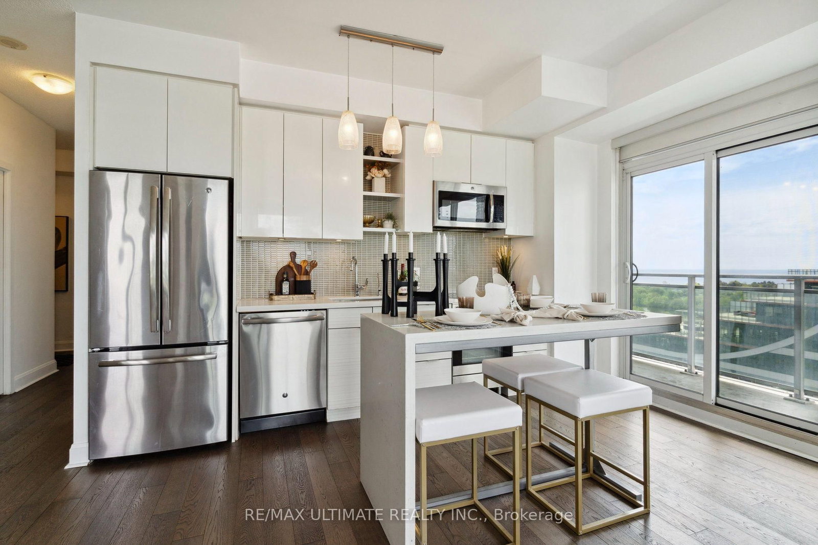 33 Shore Breeze Drive • #1003 • Toronto, ON photo 3