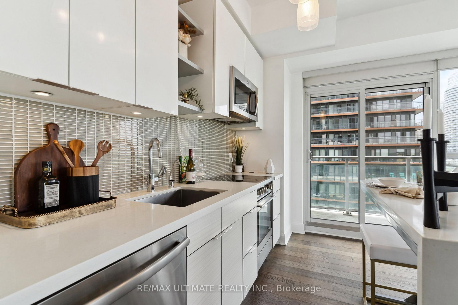 33 Shore Breeze Drive • #1003 • Toronto, ON photo 6