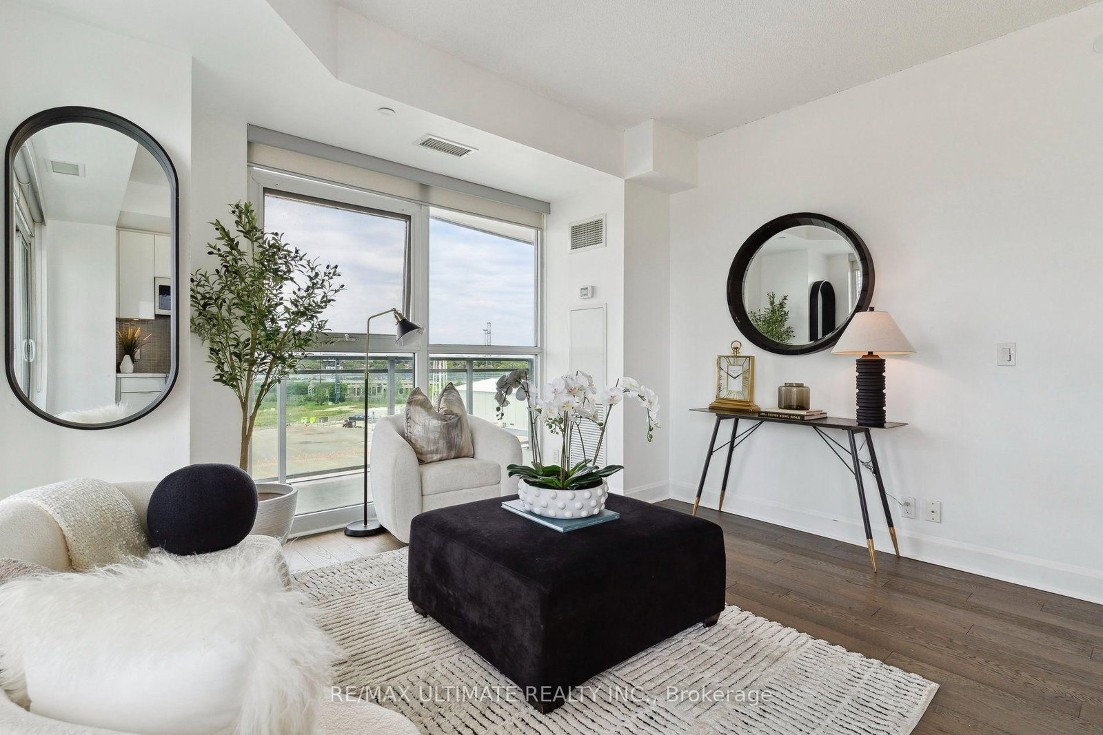 33 Shore Breeze Drive • #1003 • Toronto, ON photo 9