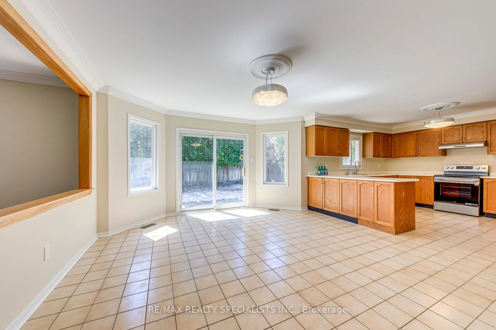 102 Sunforest Drive • Brampton, ON photo 14