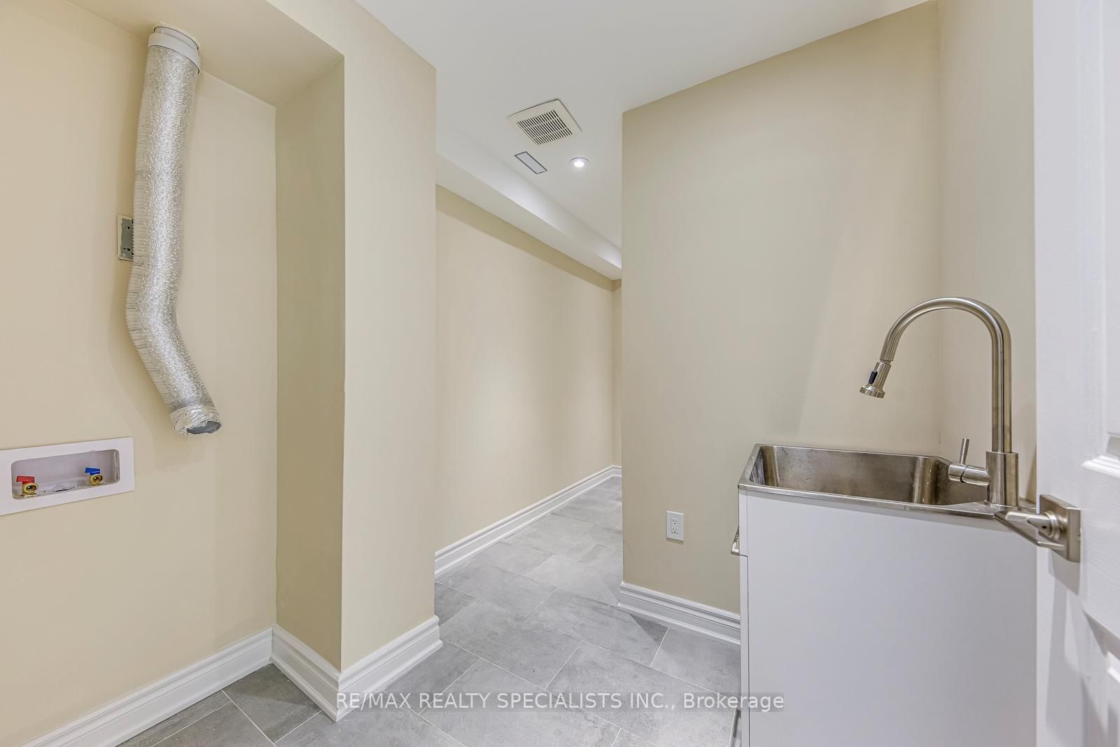 102 Sunforest Drive • Brampton, ON photo 24