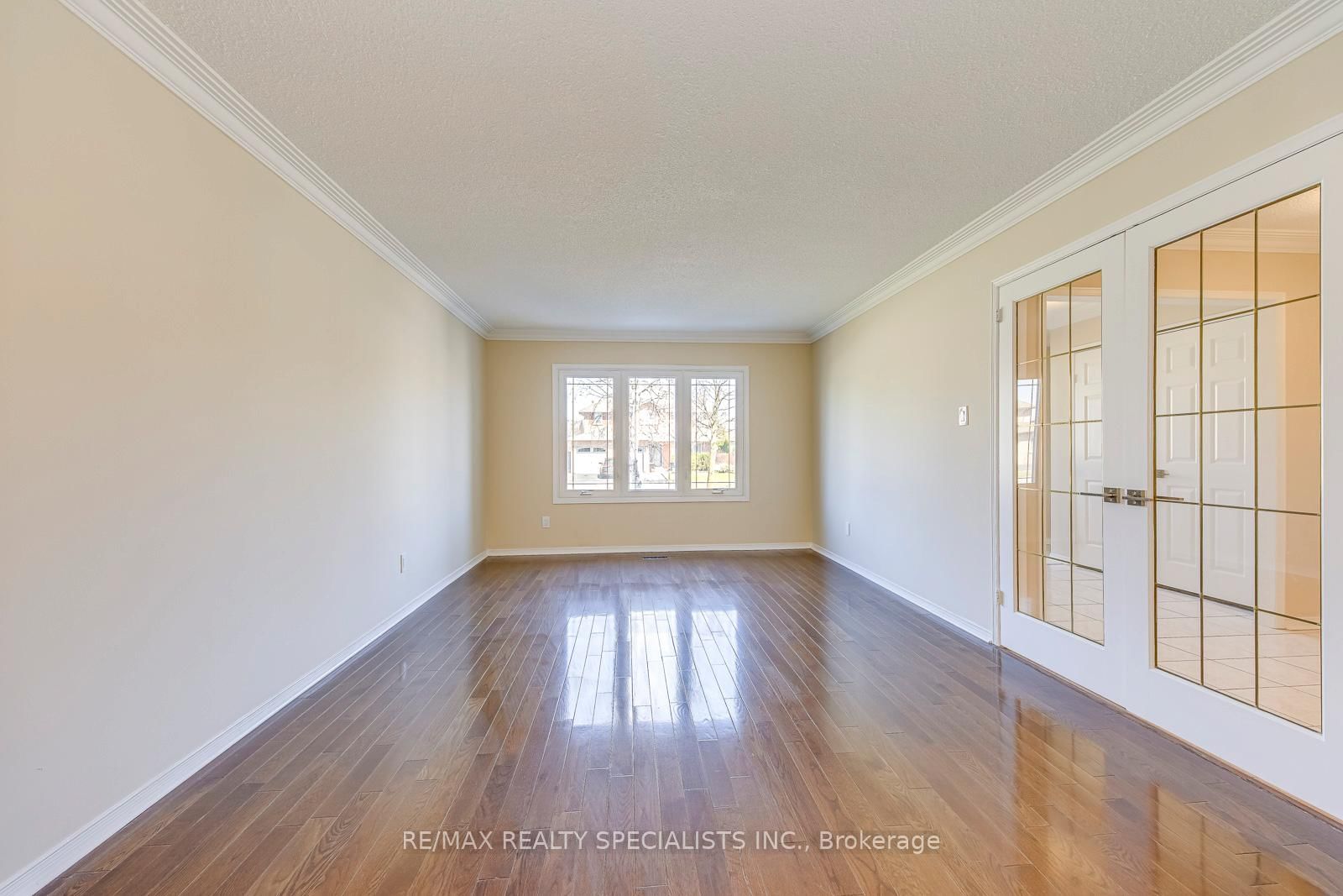 102 Sunforest Drive • Brampton, ON photo 7