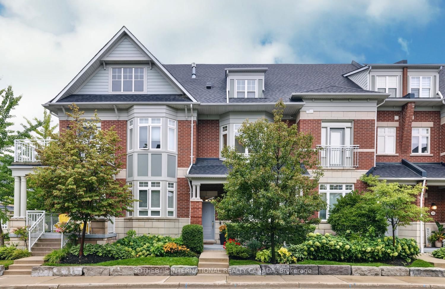 112 Waterside Drive • Mississauga, ON photo 1