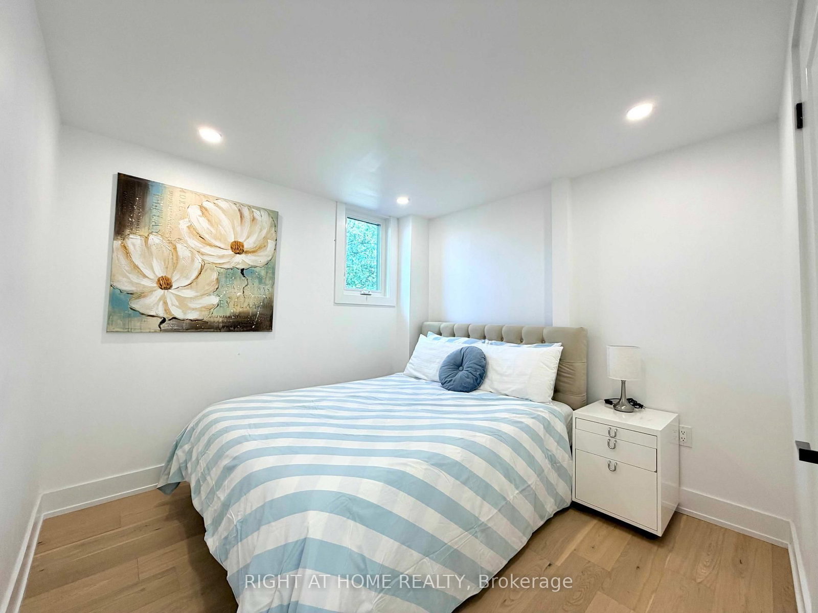 28 Pendeen Avenue • Toronto, ON photo 17