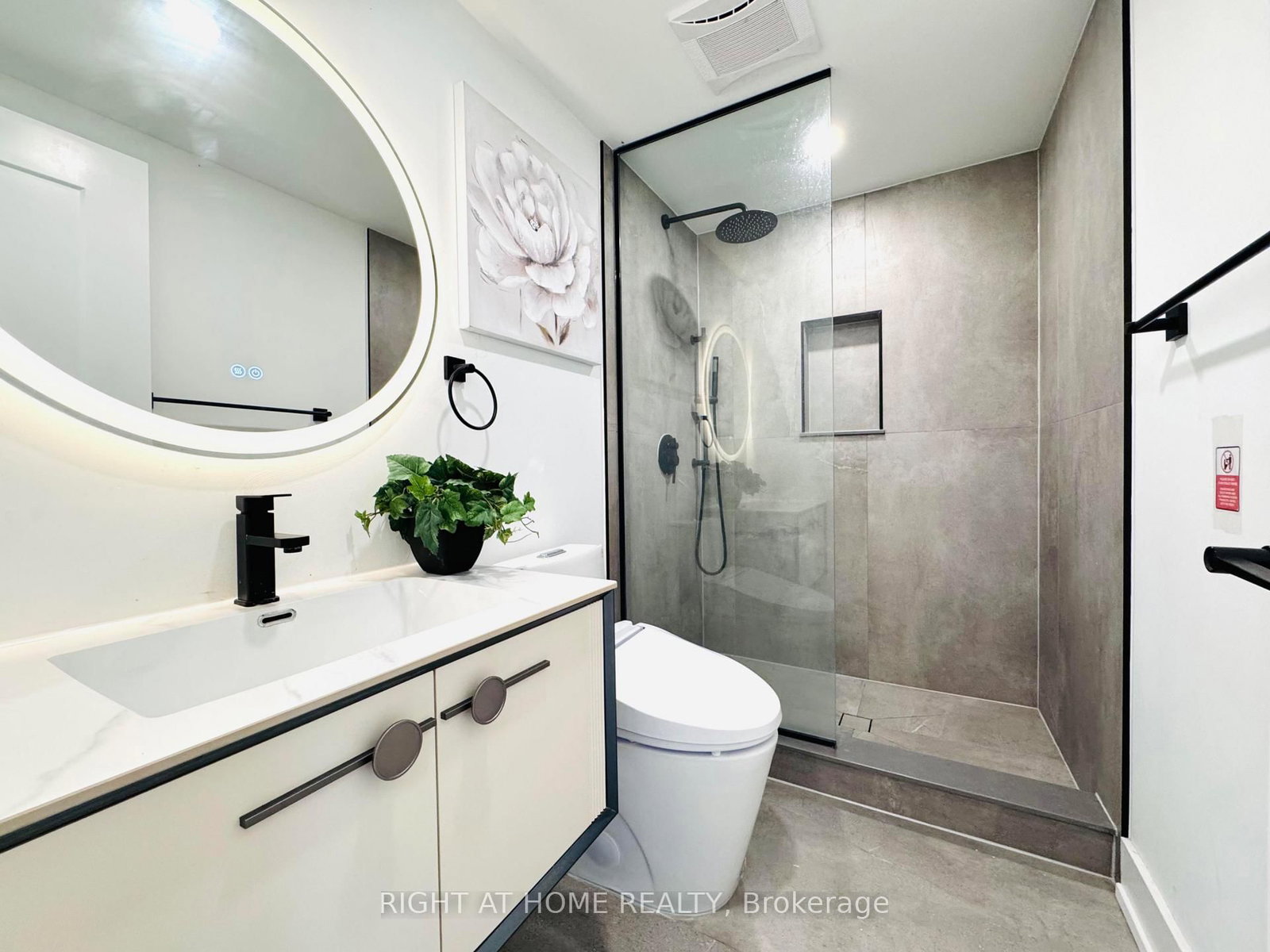 28 Pendeen Avenue • Toronto, ON photo 19